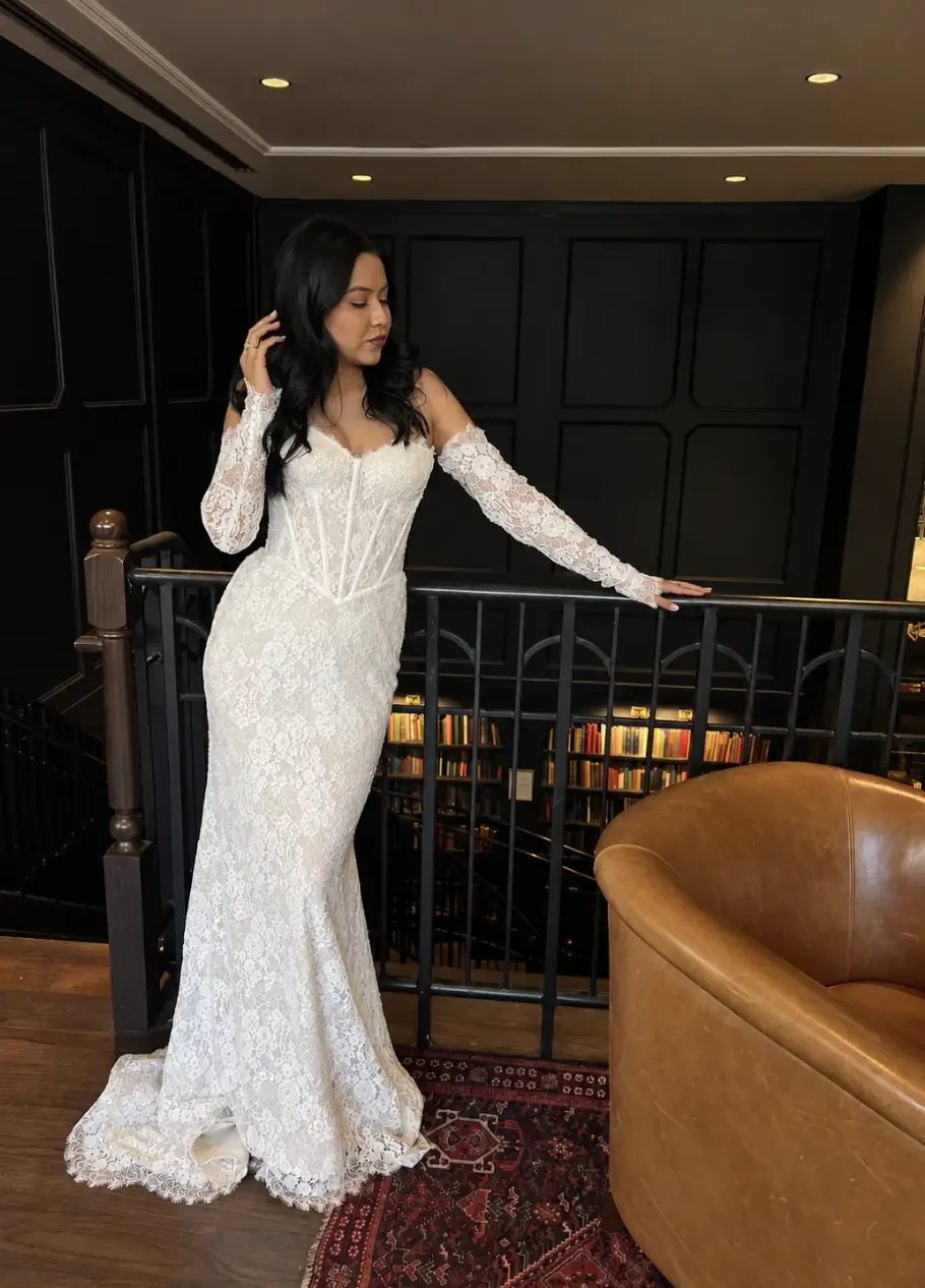 Flash Sample Sale 2026 Main Image